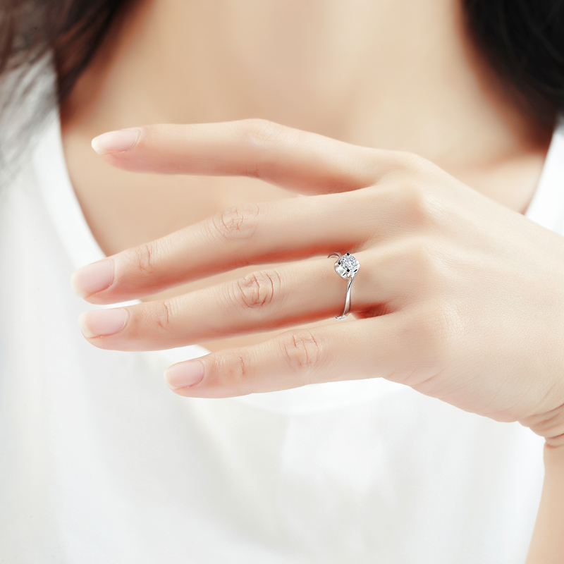 永恒的爱 简约款/18K白金钻石女戒30分F-G/SI/国检