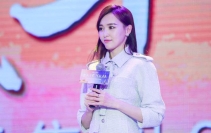 唐嫣佩戴通灵珠宝新款钻戒