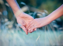 订婚戒指多少钱一枚？订婚戒指价格