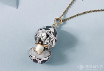 Fabergé（法贝热）推出 Heritage 彩蛋吊坠新作：欢快的企鹅