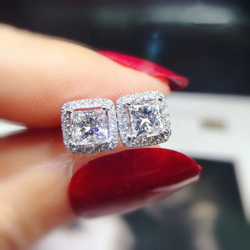 公主方群镶款耳钉