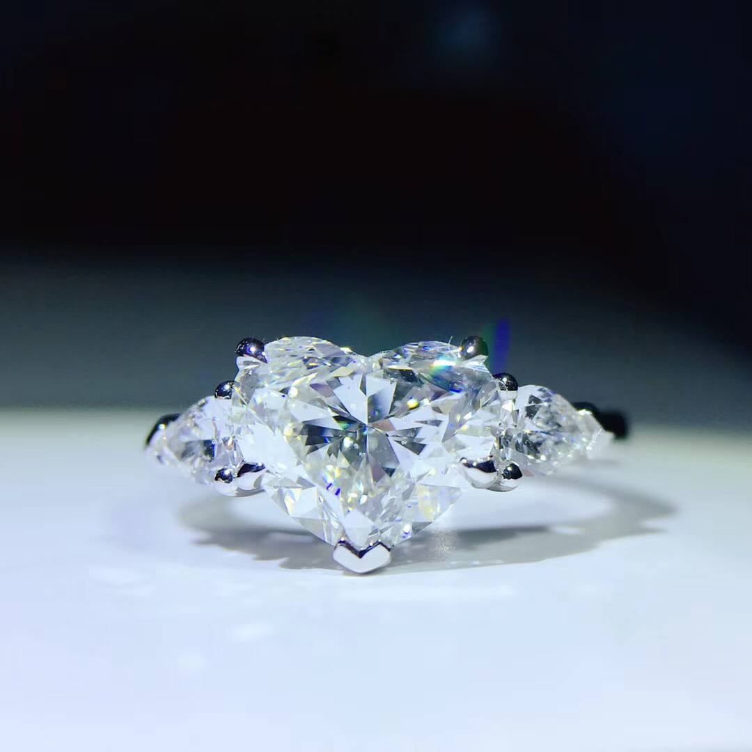 心形水滴副钻款/18k白金钻戒/2克拉/i/si1【多少钱 图片】-我爱钻石网