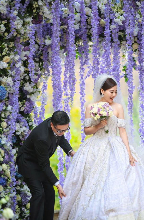 张靓颖婚礼珠宝