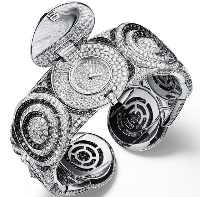 Giampiero Bodino推出高级珠宝腕表新作：水仙花