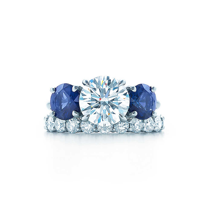 蒂芙尼钻戒/镶蓝宝石侧石三石钻戒