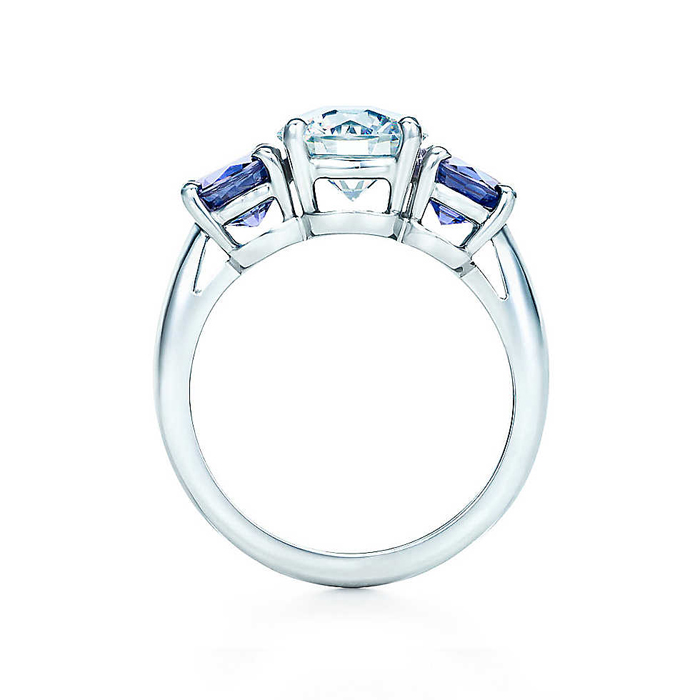 蒂芙尼钻戒/镶蓝宝石侧石三石钻戒