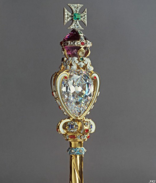 Cullinan I Diamond (also called Star of Africa)库里南I号钻石(非洲之星),