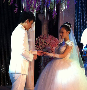 贾乃亮李小璐婚戒