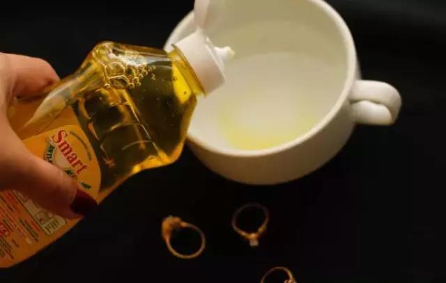 黄金戒指清洗