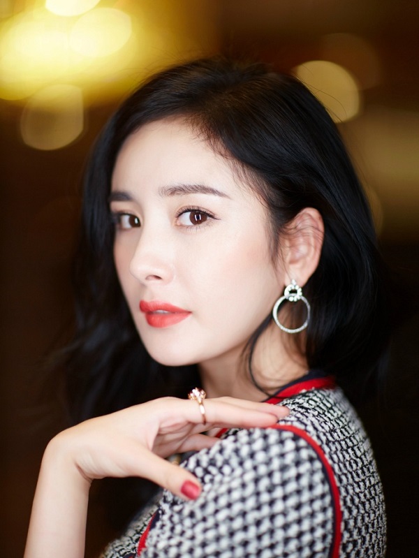 杨幂佩戴伯爵珠宝
