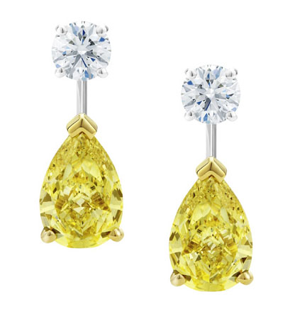 De Beers Drops of Light 系列耳环搭配黄色水滴形美钻坠饰
