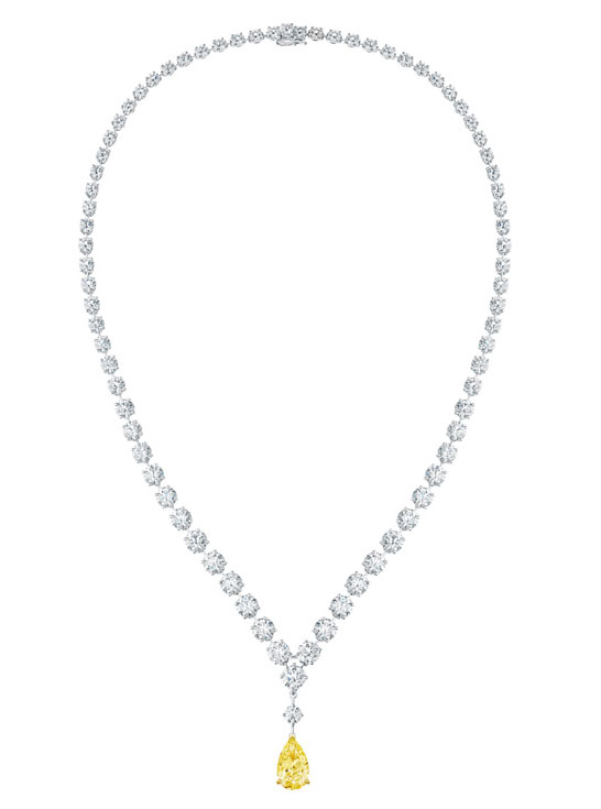 De Beers Drops of Light 系列高级珠宝项链搭配水滴形钻饰