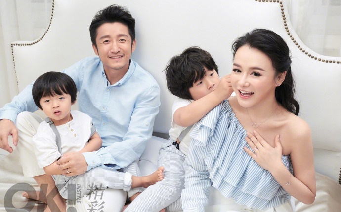 邹市明、冉莹颖佩戴六福珠宝