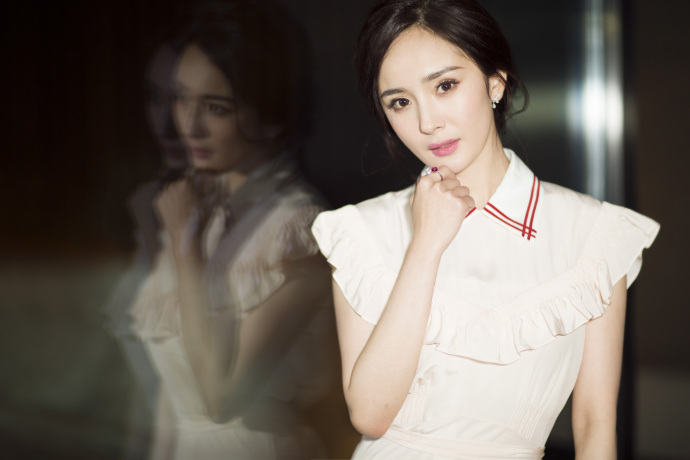 杨幂佩戴伯爵珠宝