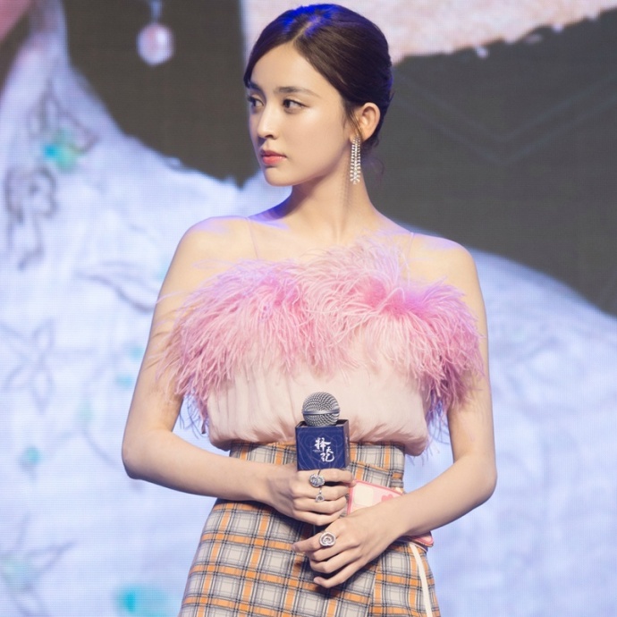 古力娜扎佩戴萧邦珠宝